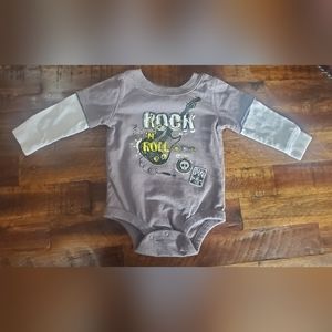 Long-sleeved, cotton onesie